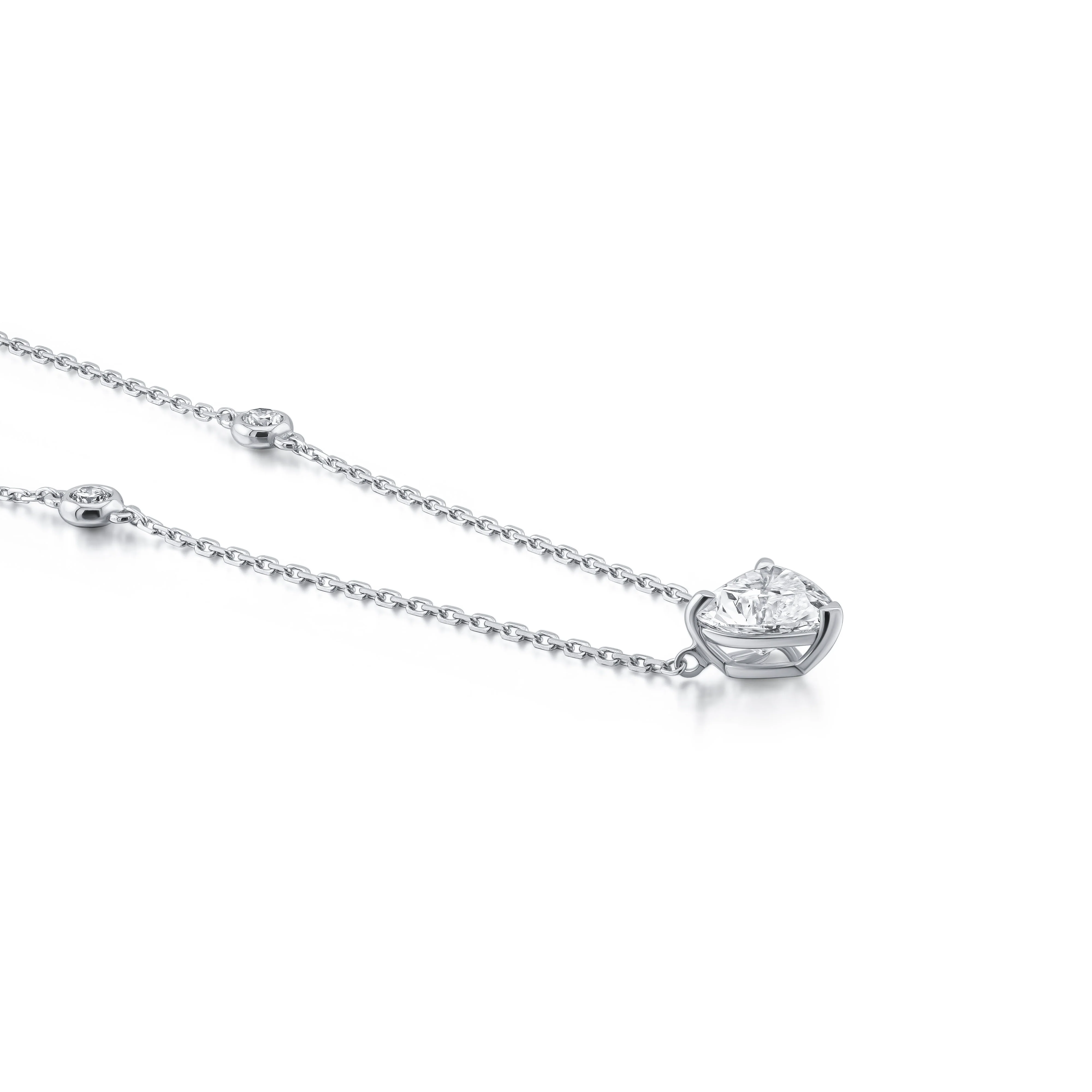 "Coeur de Lune" Heart Shape Necklace - Image 3