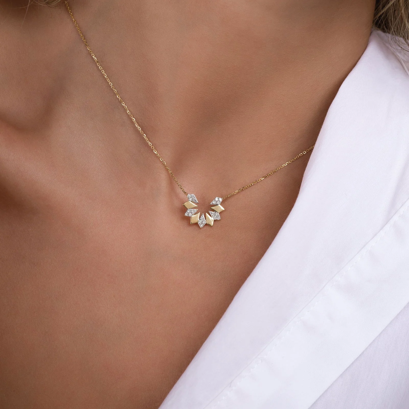 Dahlia Diamond Necklace - Image 3