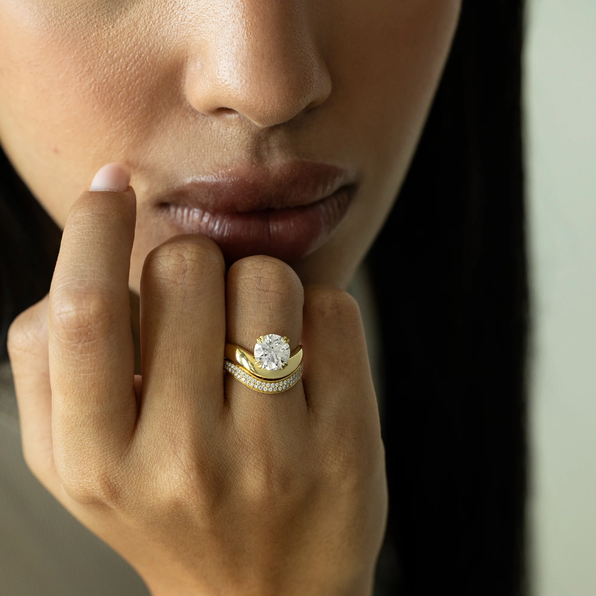 Iris Contour Wedding Band - Image 3